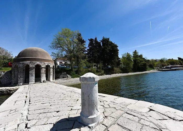 Tina - Kolovare Appartement *