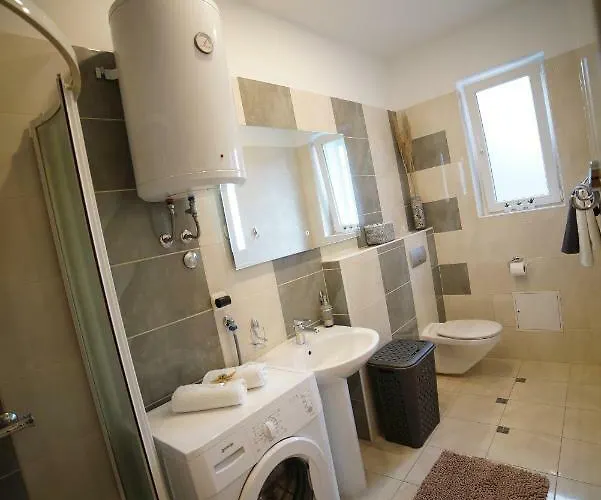 Tina - Kolovare Zadar