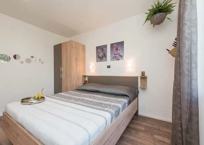 Appartement Tina - Kolovare *