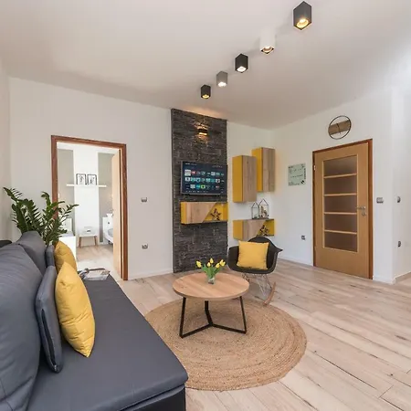Appartement Tina - Kolovare *