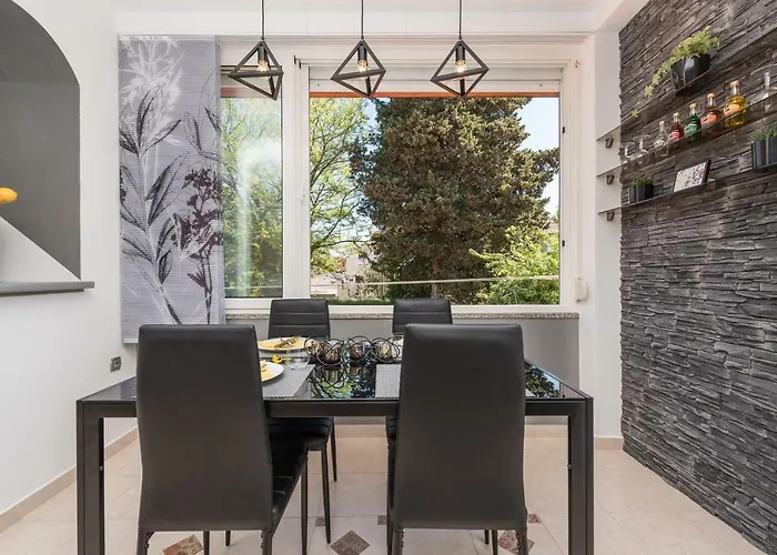 Apartment Tina - Kolovare Beach *