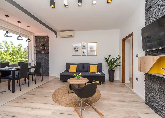 Apartment Tina - Kolovare Beach Διαμέρισμα *